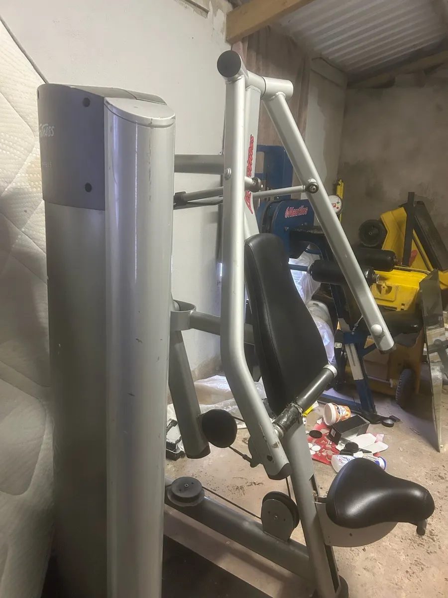 Life fitness chest press - Image 1