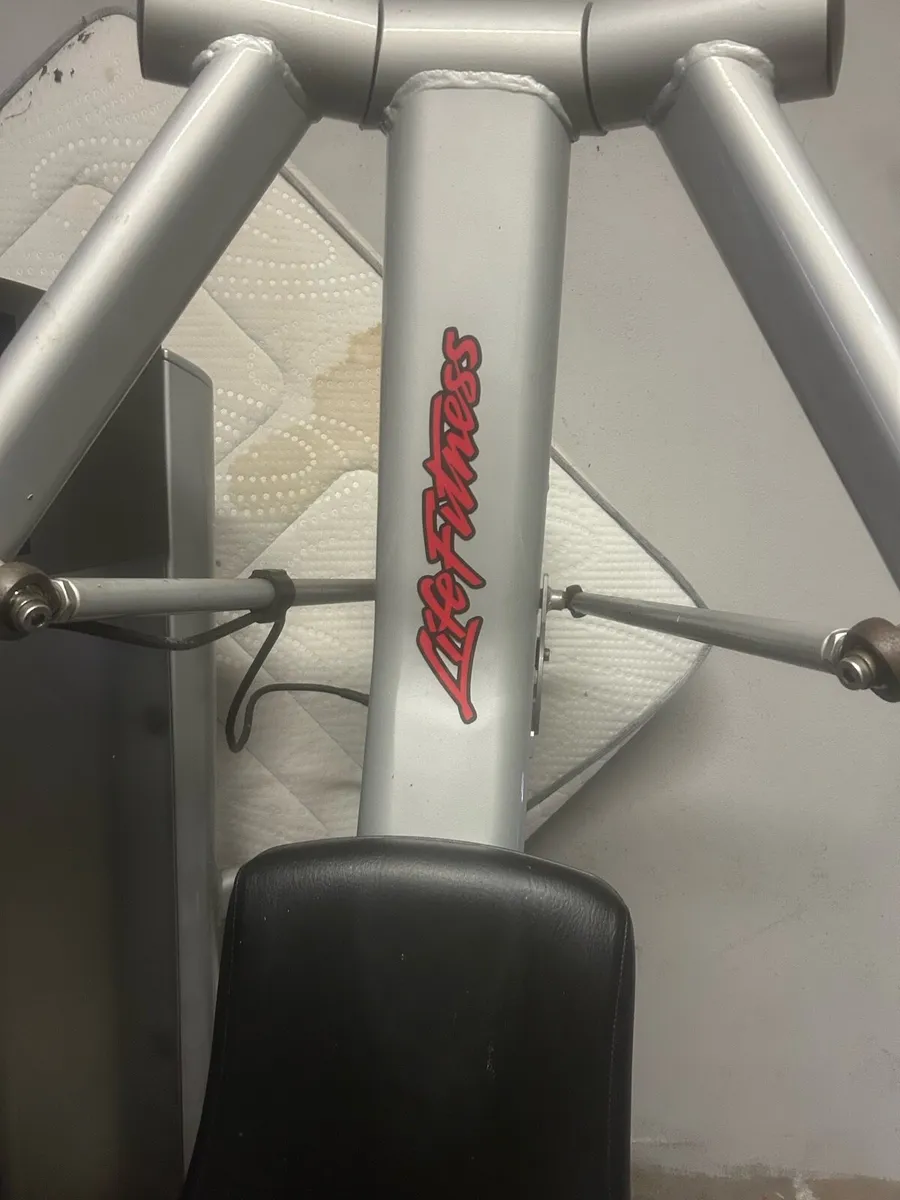 Life fitness chest press - Image 3