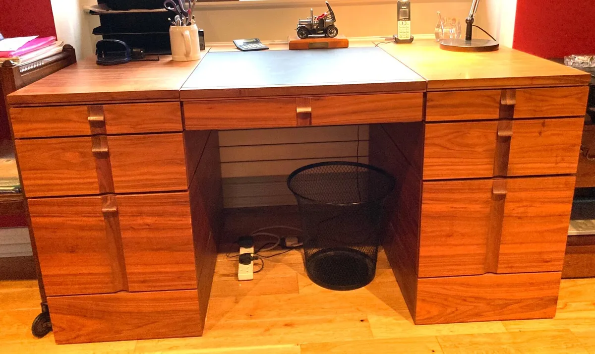 Office desk - Image 2