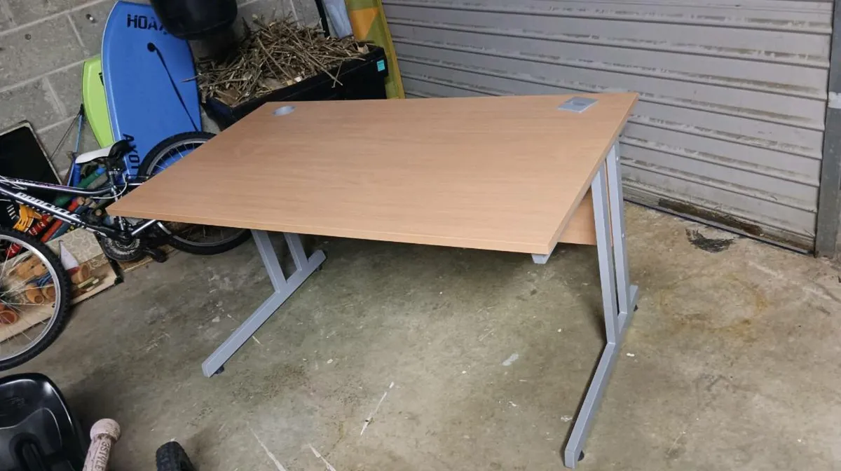 Office desk - Image 1