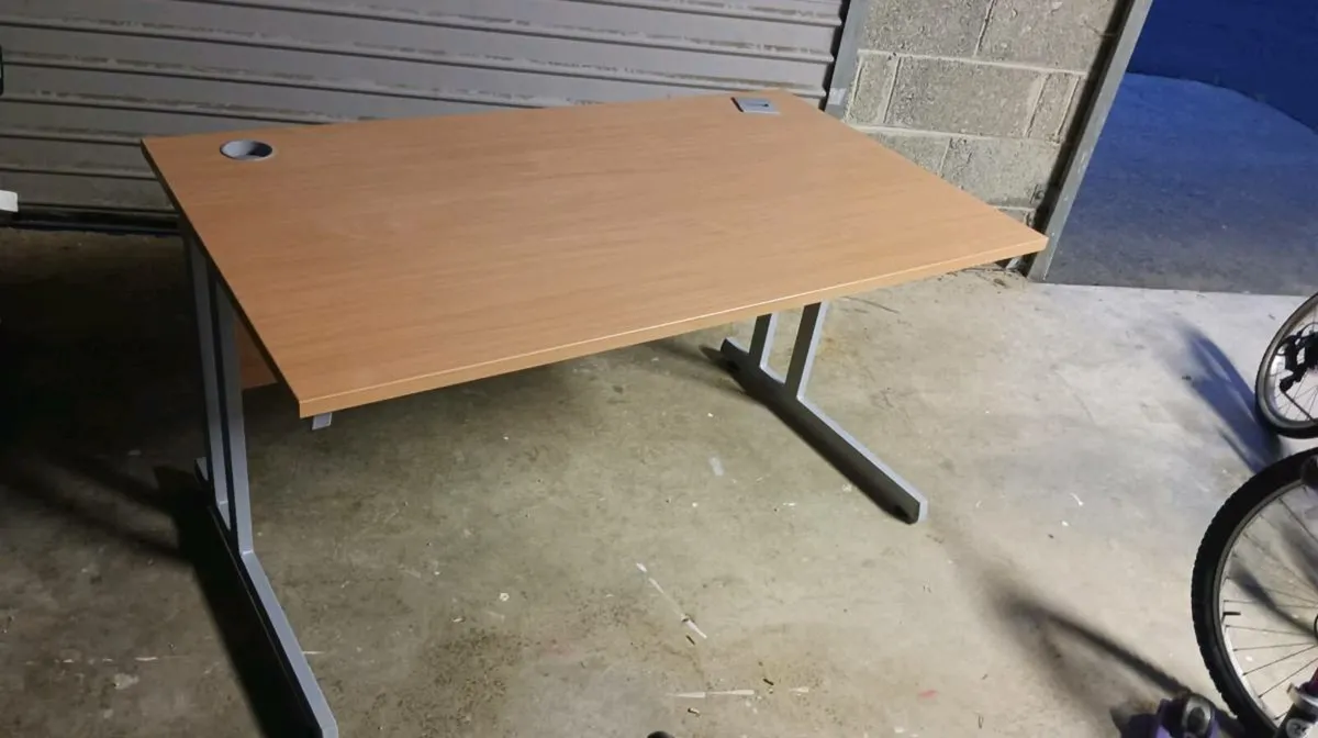 Office desk - Image 3