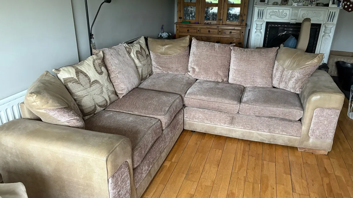 L shaped sofa - Image 2