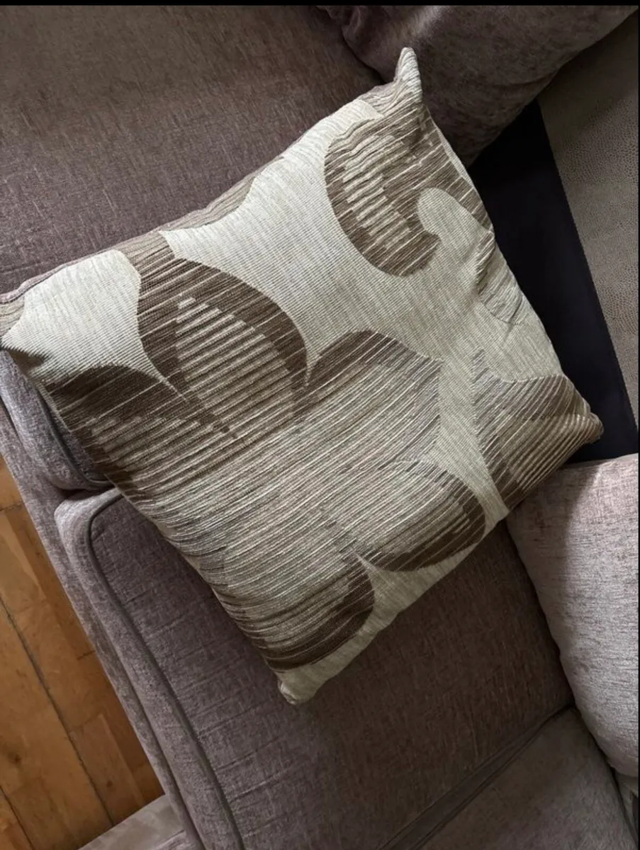 L shaped sofa - Image 3