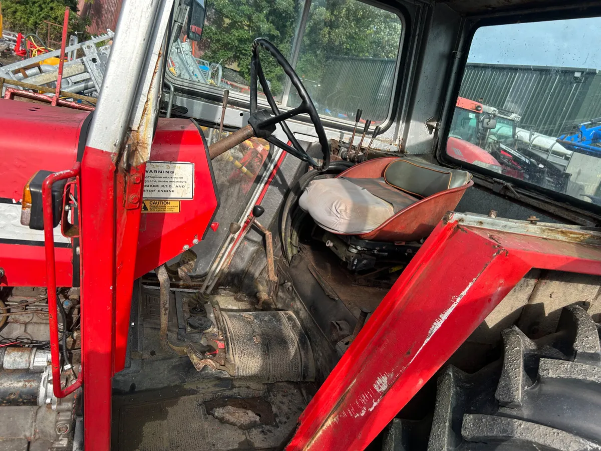 1982 Massey Ferguson 565 - Image 4