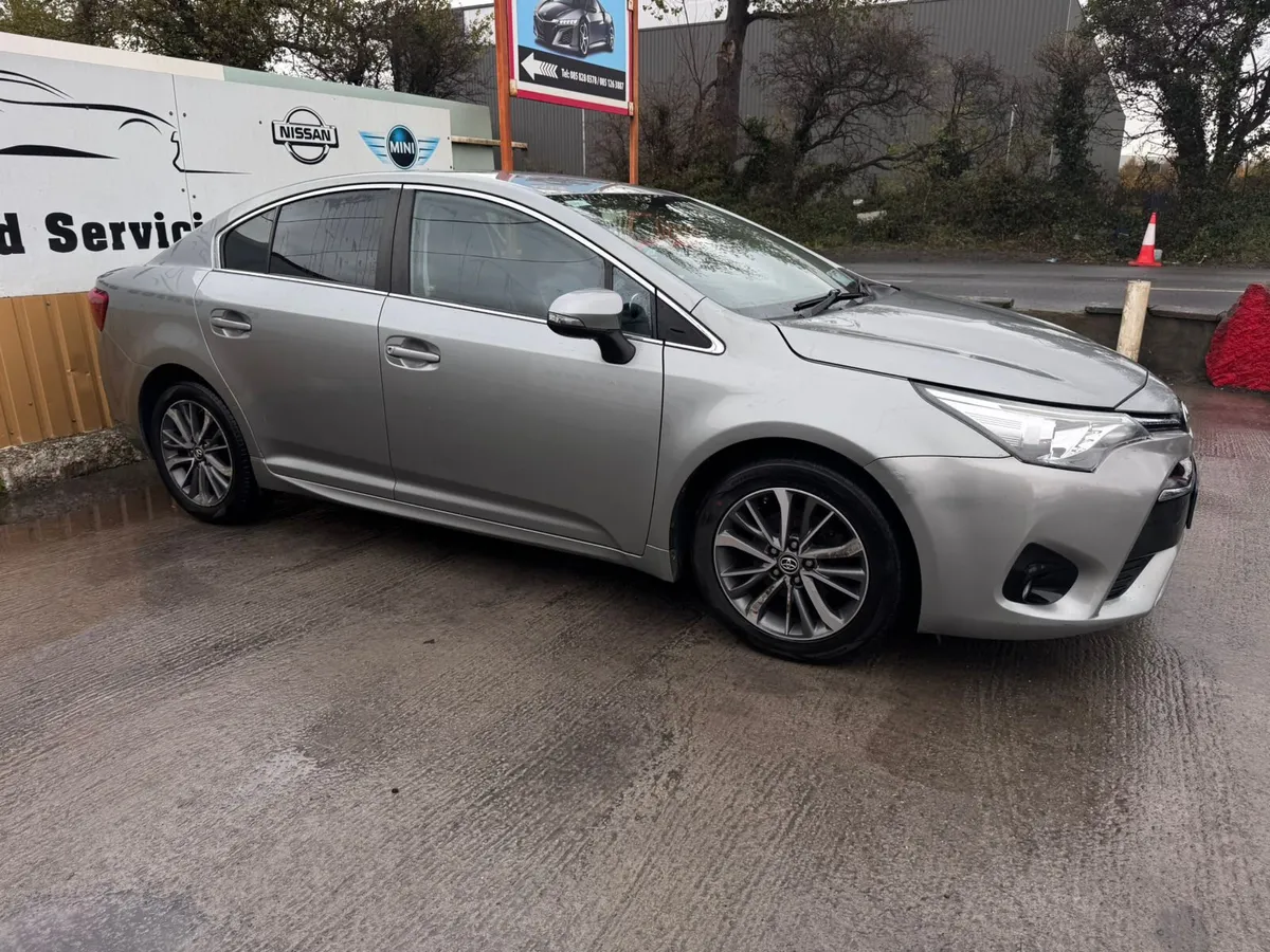 152 Toyota Avensis 1.6D SOL Warranty - Image 4
