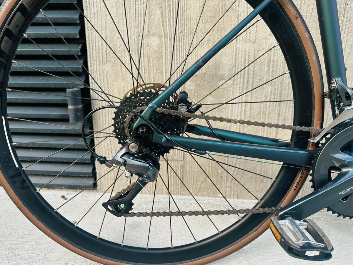 Brand New Cube Road Bike - Image 4