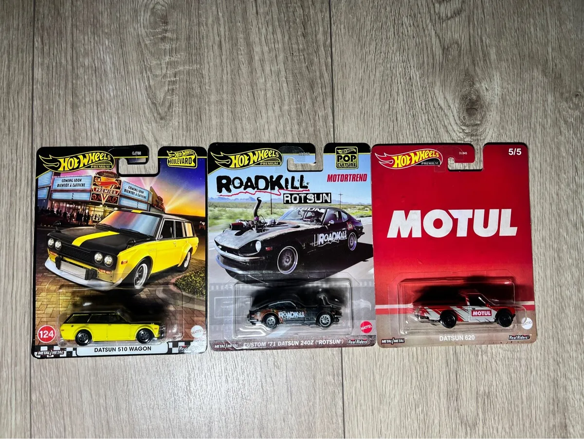 DATSUN HOT WHEELS PREMIUM