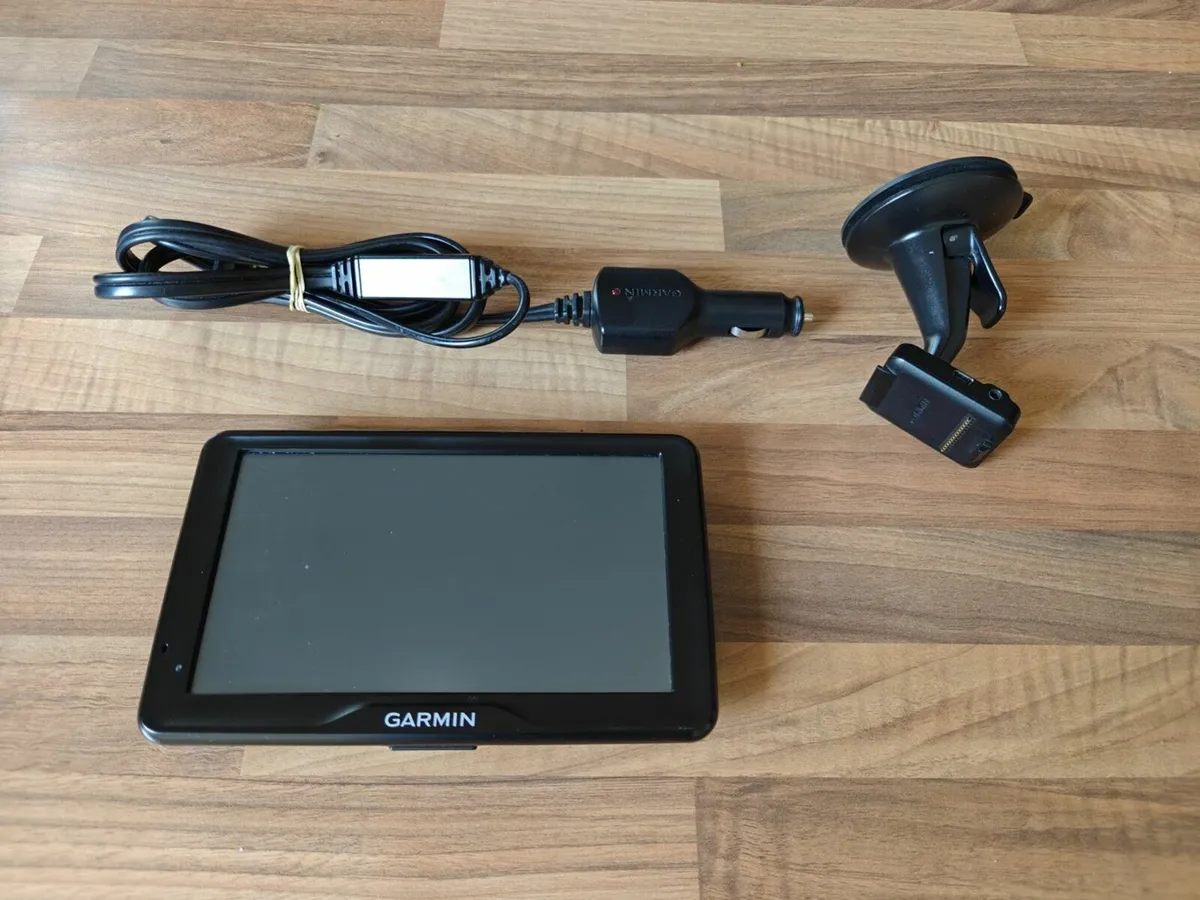 Garmin dezl 760 HGV / Camper sat nav - Image 1