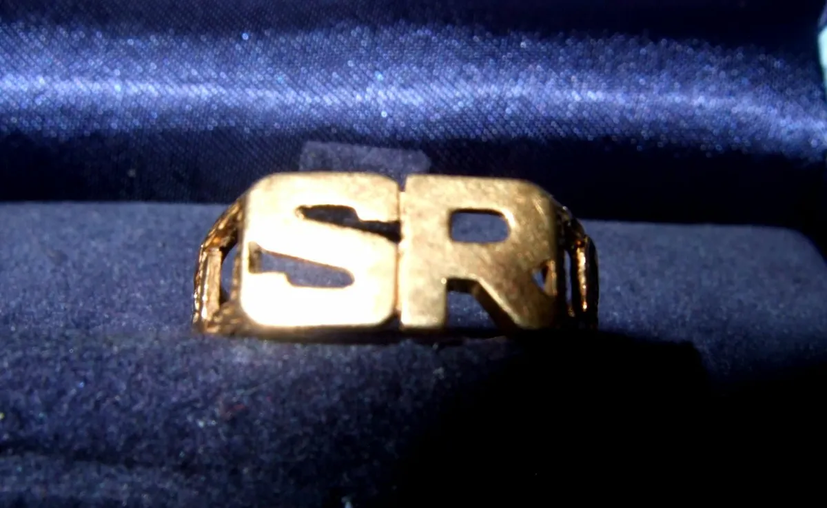 Vintage 9ct Gold 'SR' Signet Ring - Image 3