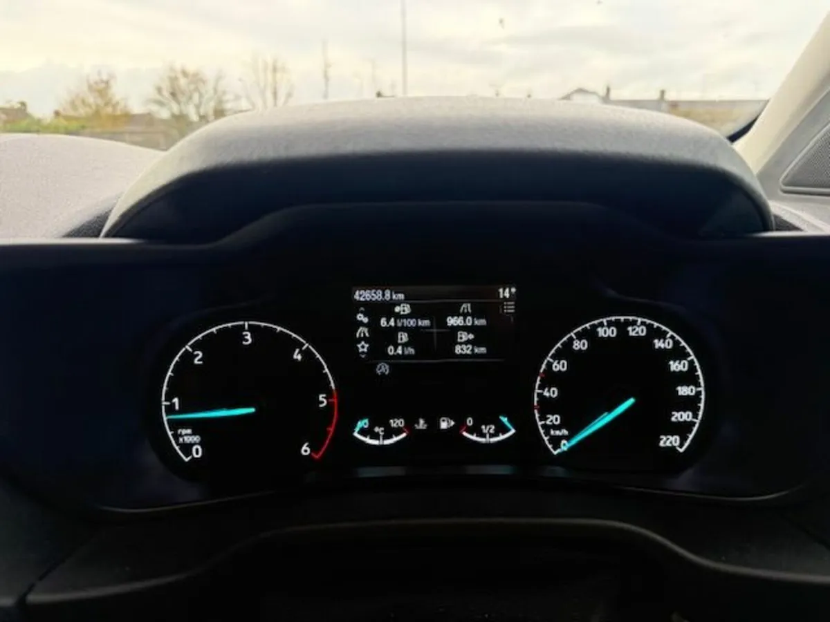 Ford Transit 2023 - Image 3