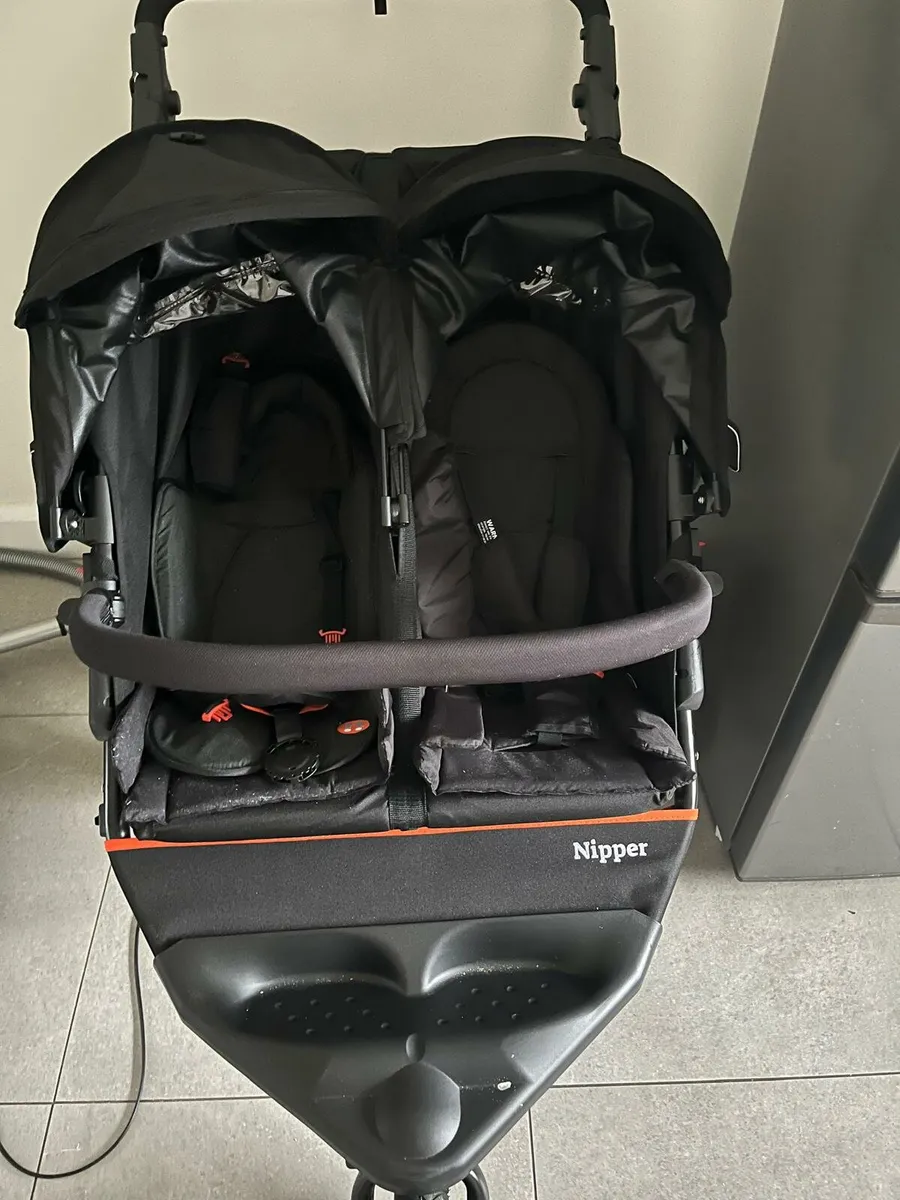 Twin buggie out and about - Image 1