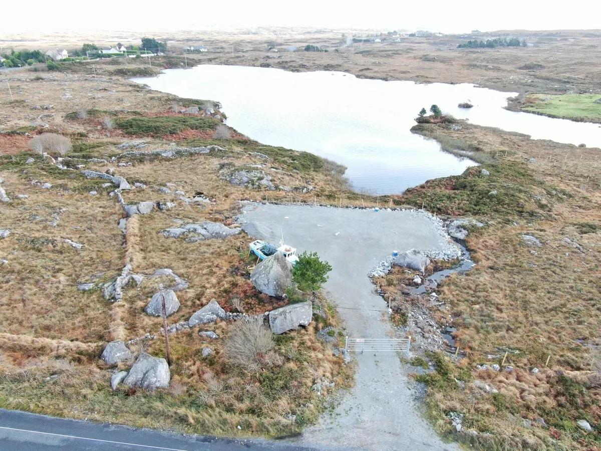 10.5 acres - Image 2