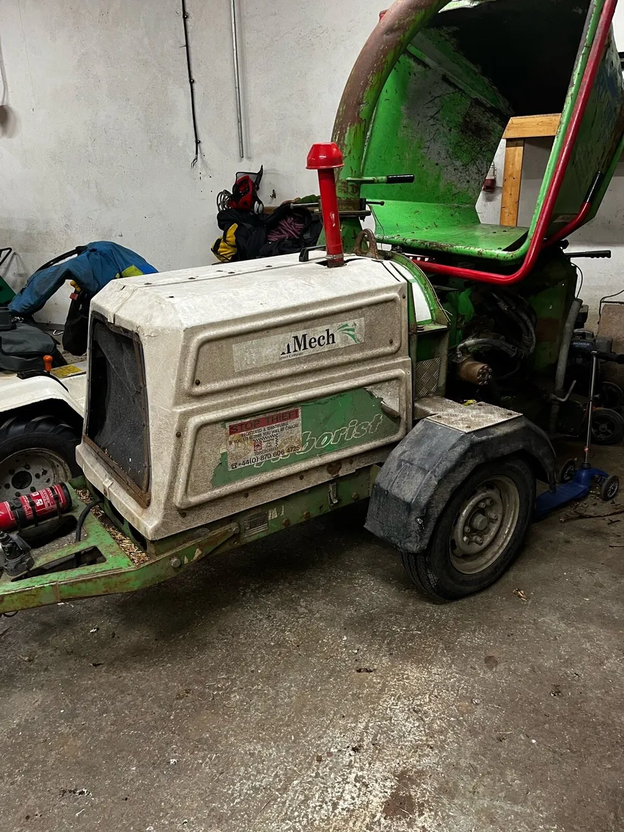 Wood chipper - Image 1