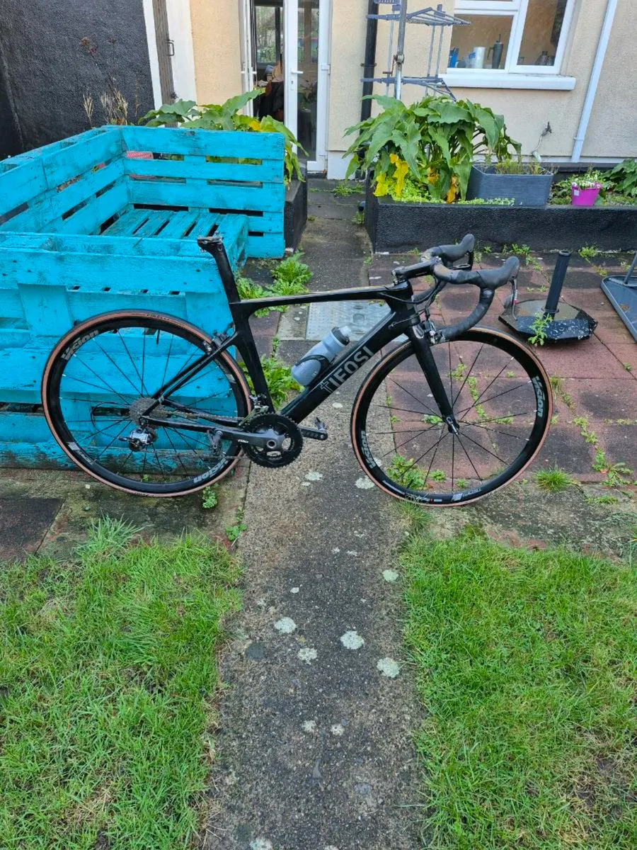 Tifosi road bike frameset and groupset - Image 2