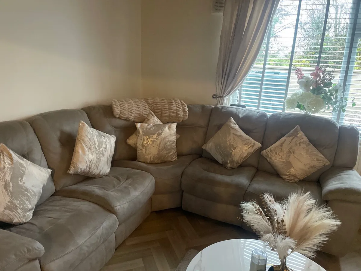 Recliner sofa - Image 3