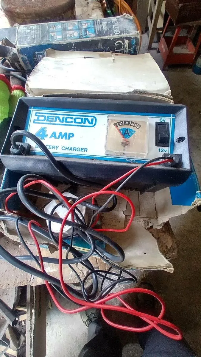 Old vintage Duncon 6Amp battery charger - Image 1