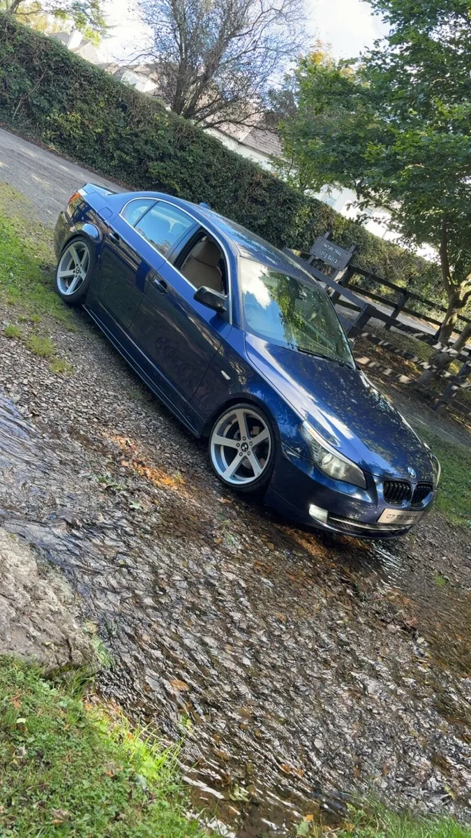 BMW 520d - Image 1