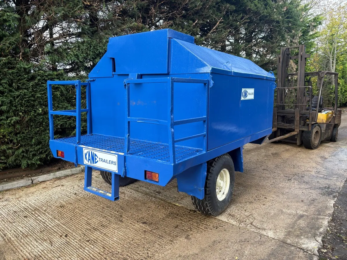 Fuel bowser - Image 3