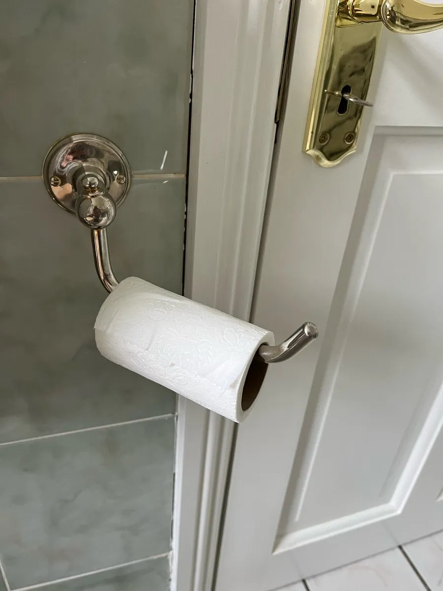 Bathroom accessories - Image 2