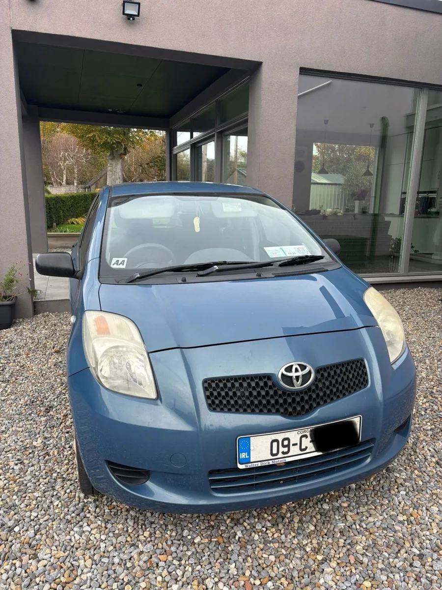 2009 Toyota Yaris LOW MILEAGE 1.0L Terra 5Dr - Image 1
