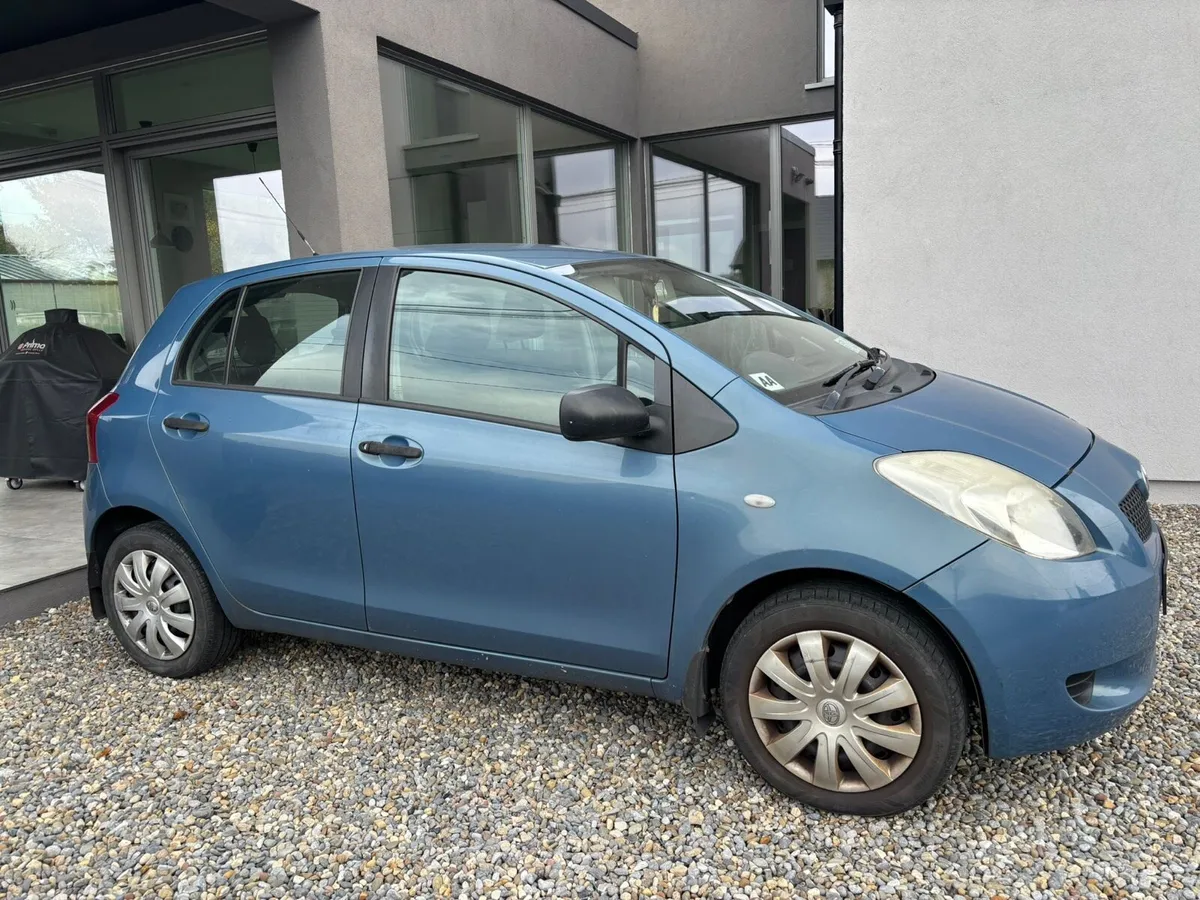 2009 Toyota Yaris LOW MILEAGE 1.0L Terra 5Dr - Image 2