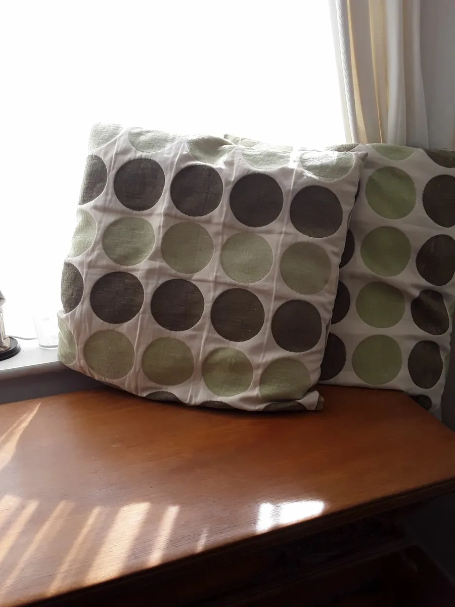 2  lovely extra large brand new cushions - Image 2