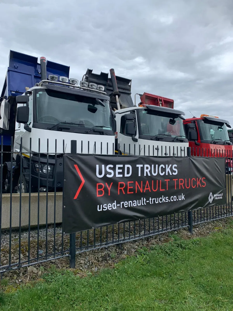 Renault T480 6x2 mid lift for sale - Image 1