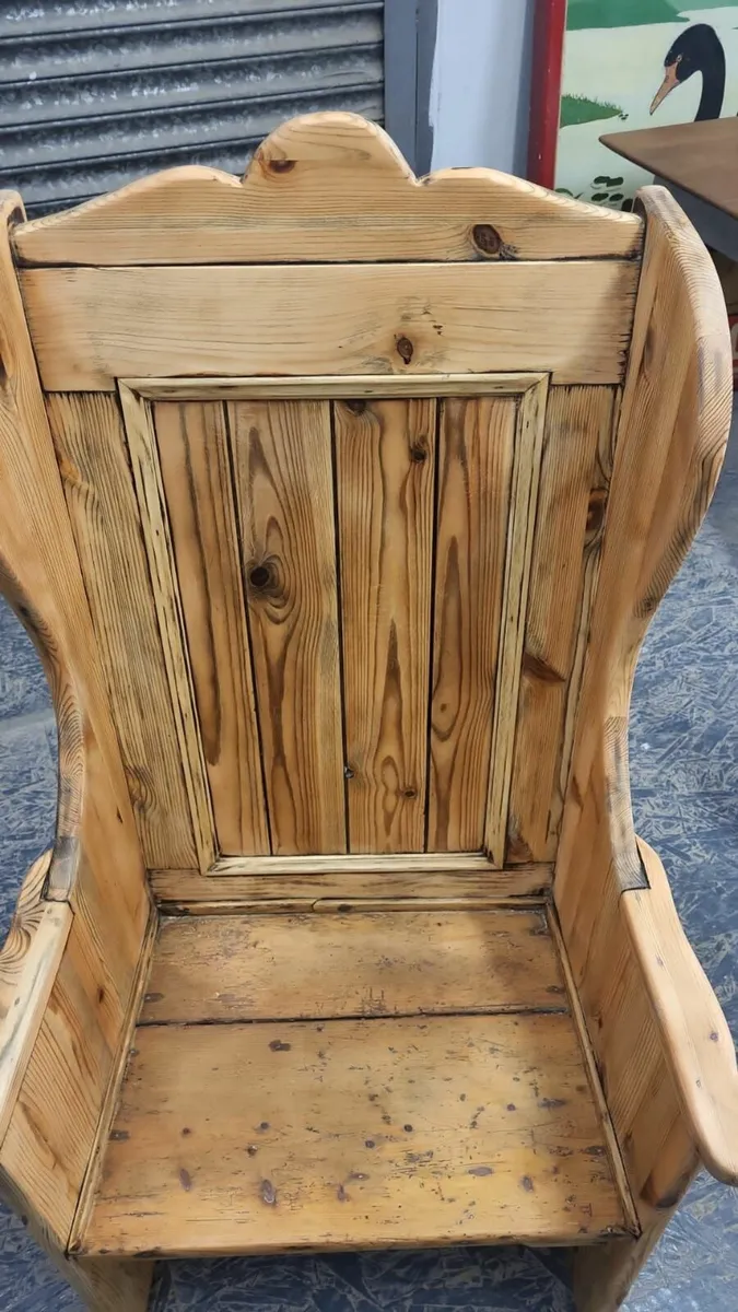 Vintage Irish pine lambing chair - Image 2