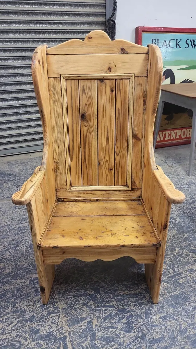 Vintage Irish pine lambing chair - Image 1