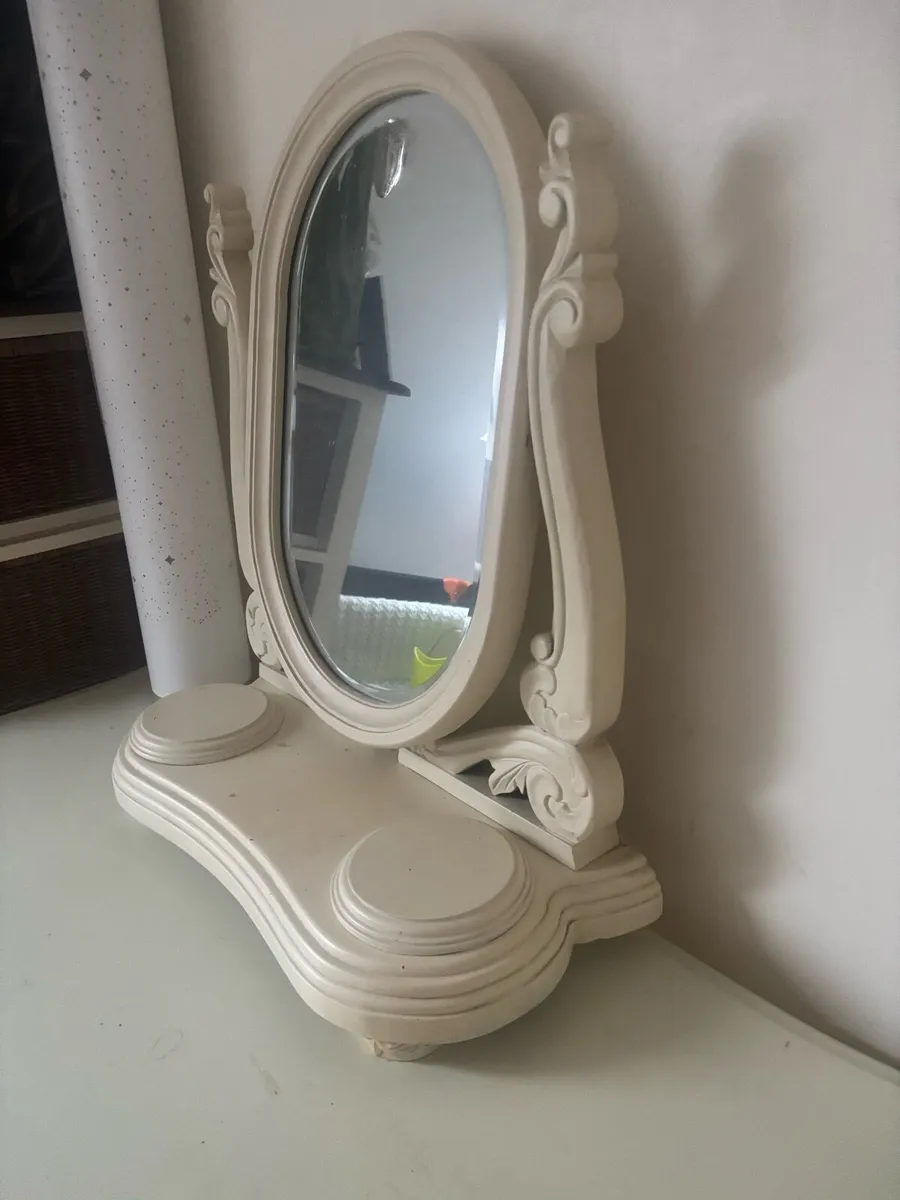 Cream ornate dressing table - Image 2