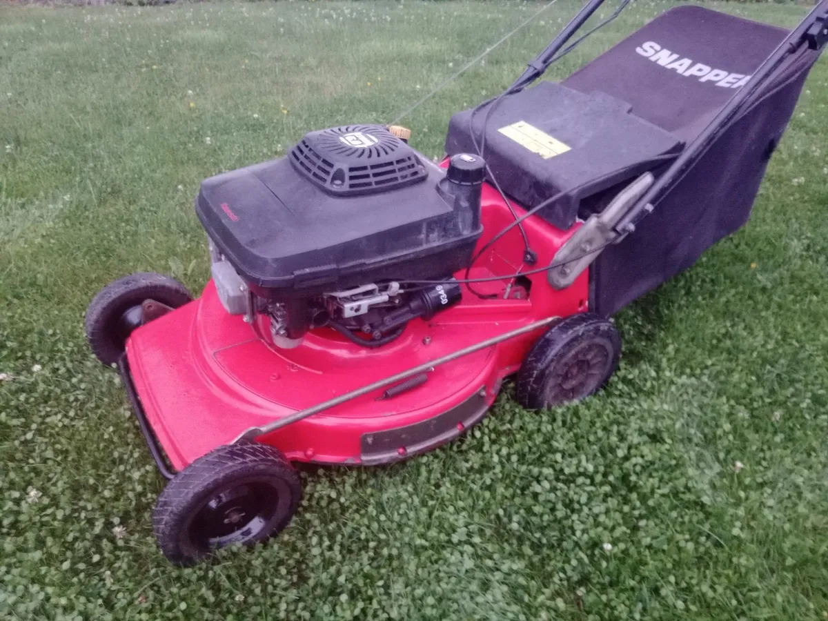 Self drive lawnmower - Image 1