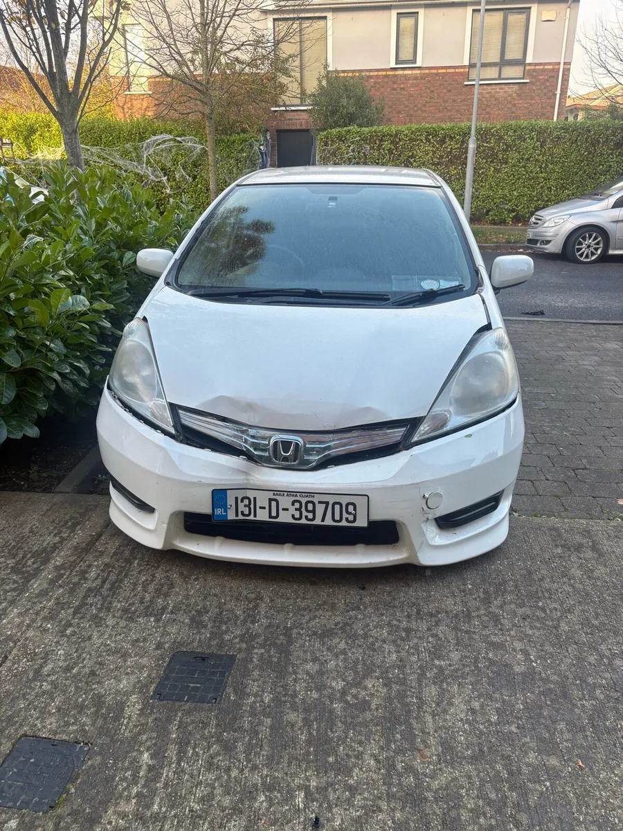 Honda fit hybrid shuttle - Image 3