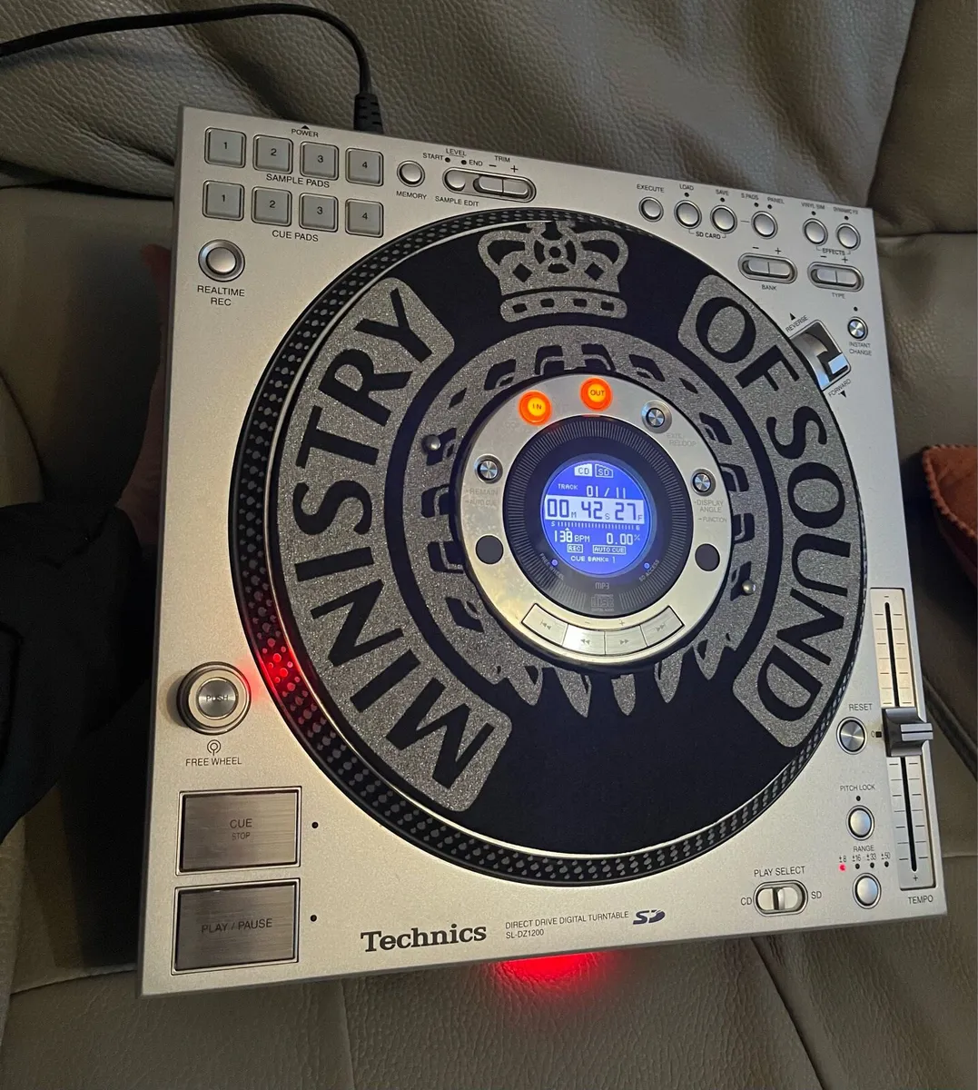 Technics sl-dz1200 direct drive turntable - Image 2