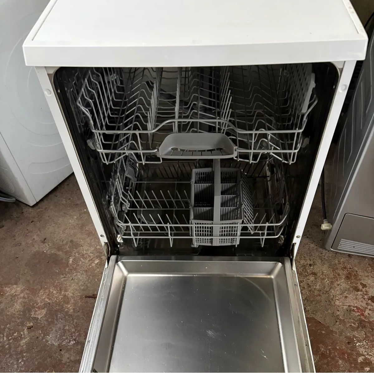 Bosch Dishwasher - Image 2