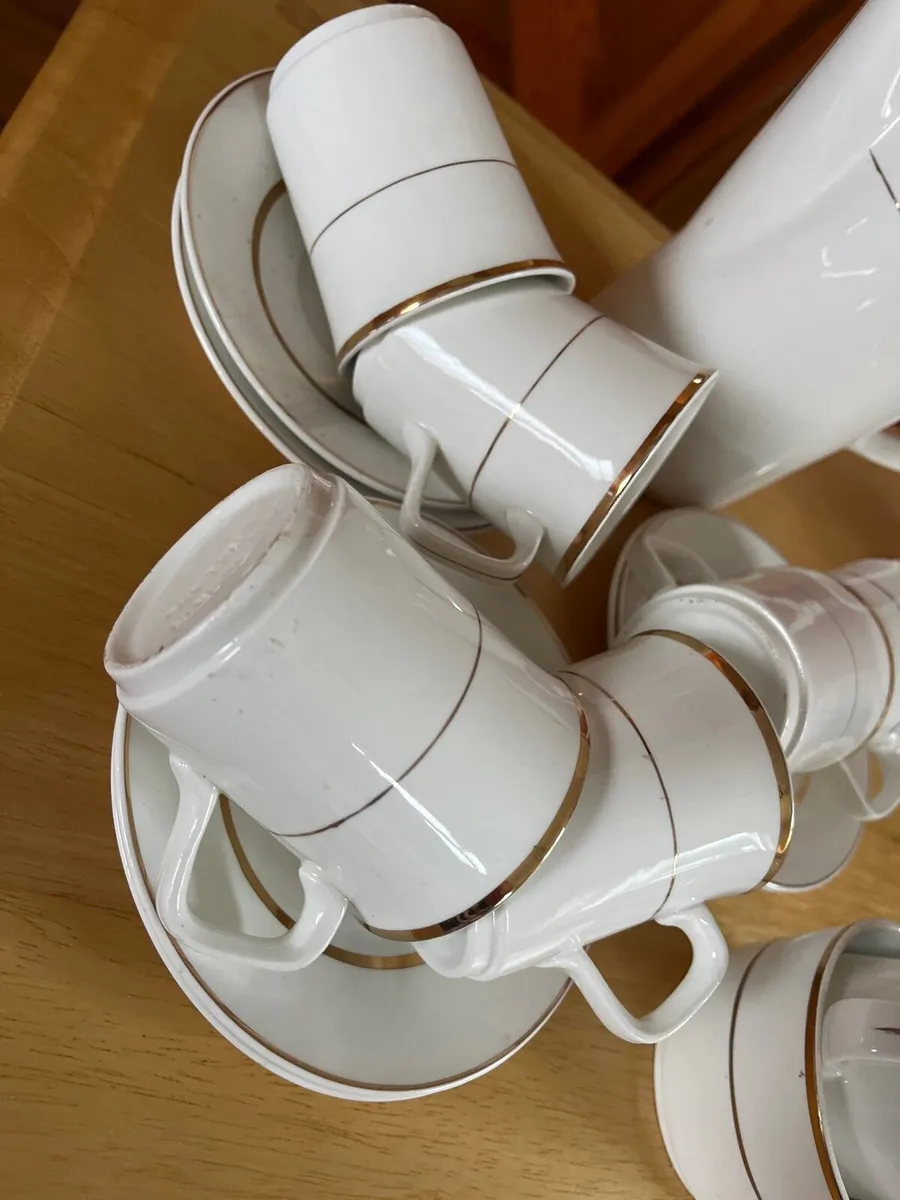 Coffee pot and six cups . - Image 2