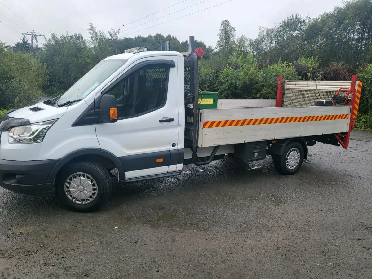 TRANSIT CUSTOM FLAT BED WITH 500kg TAIL LIFT - Image 1