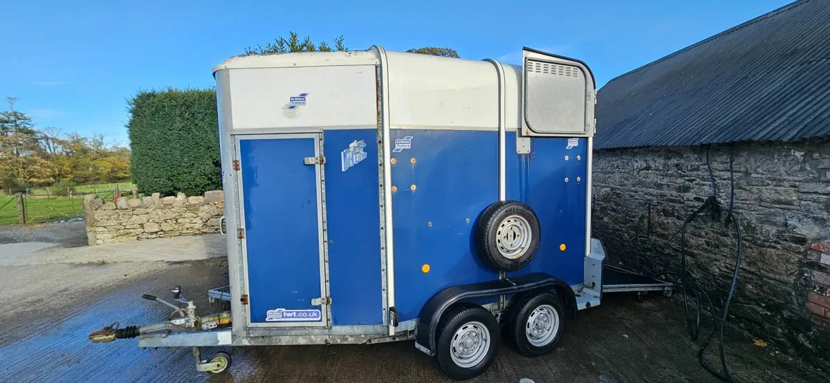 Ifor Williams 505 Horsebox - Image 1