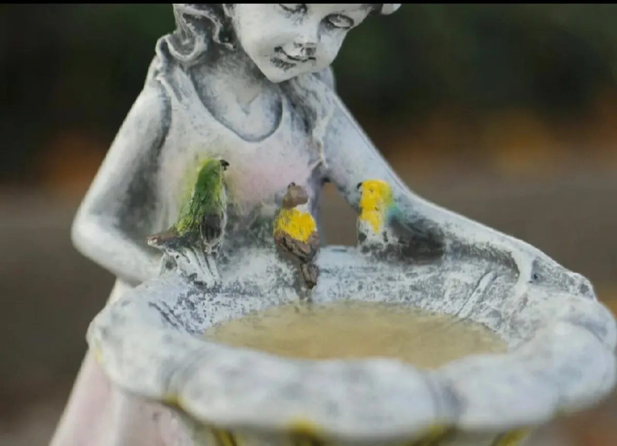 Solar Angel Garden Ornament LED Light Up - Image 3