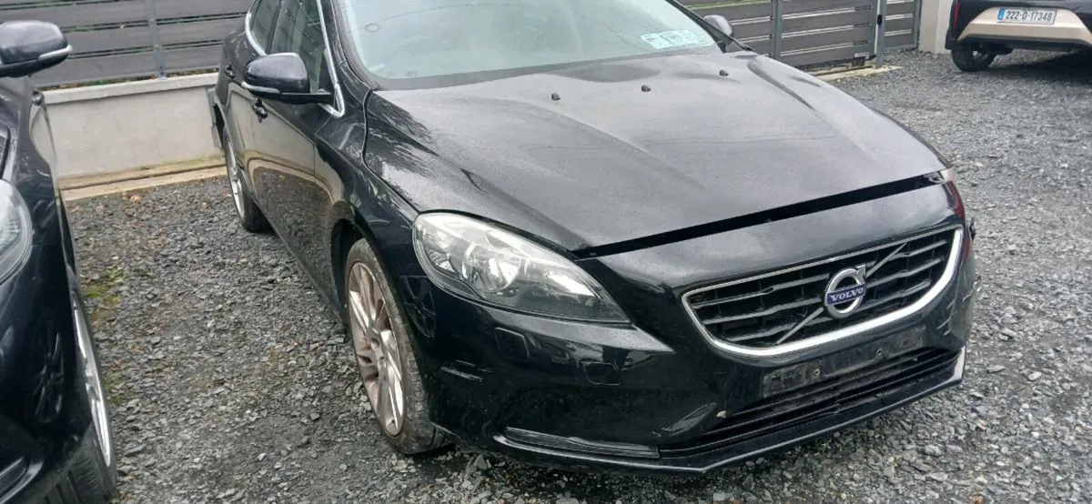 Volvo v40 - Image 1