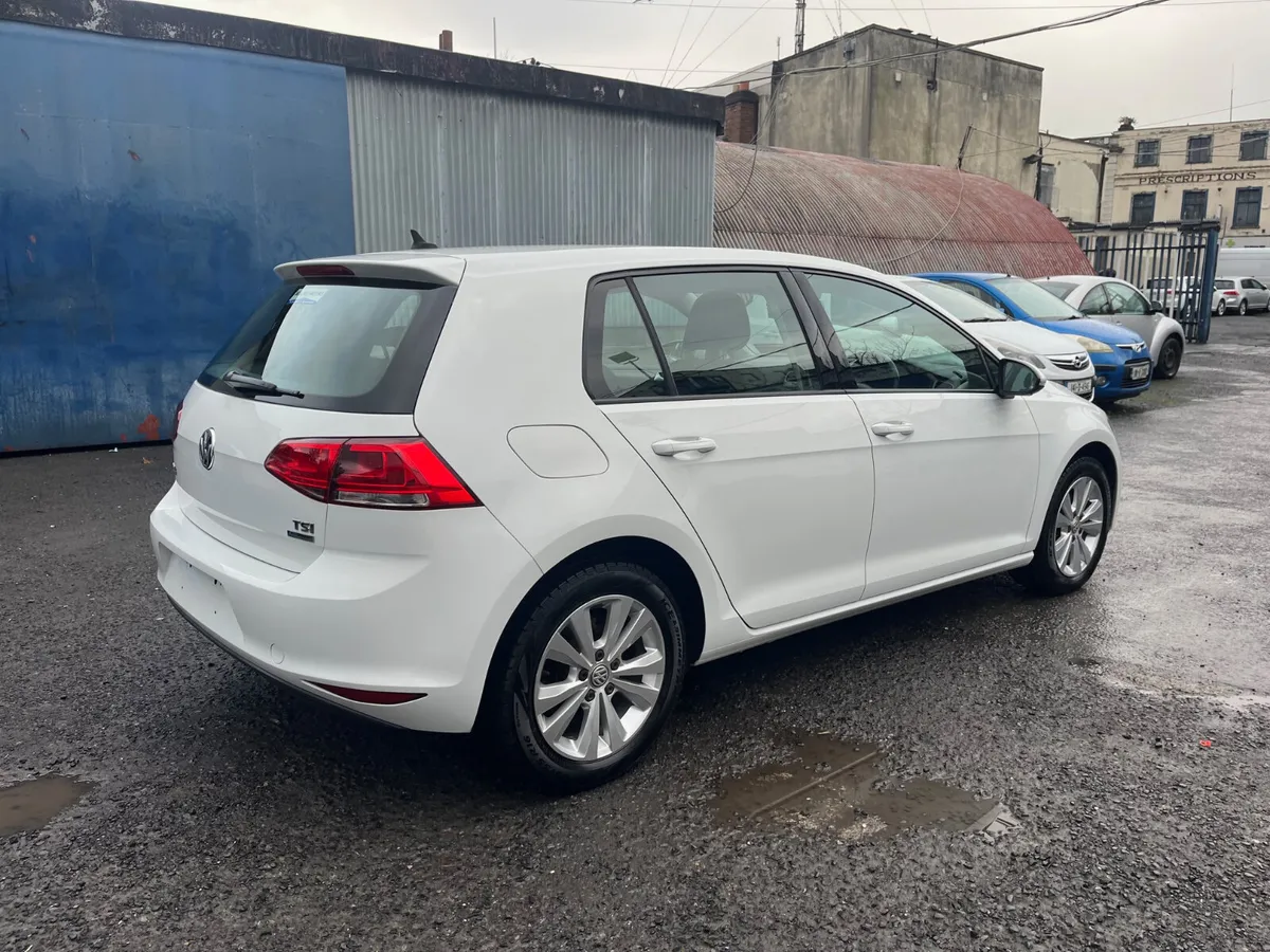 2014 VOLKSWAGEN GOLF, COMFORTLINE, LIKE NEW - Image 3