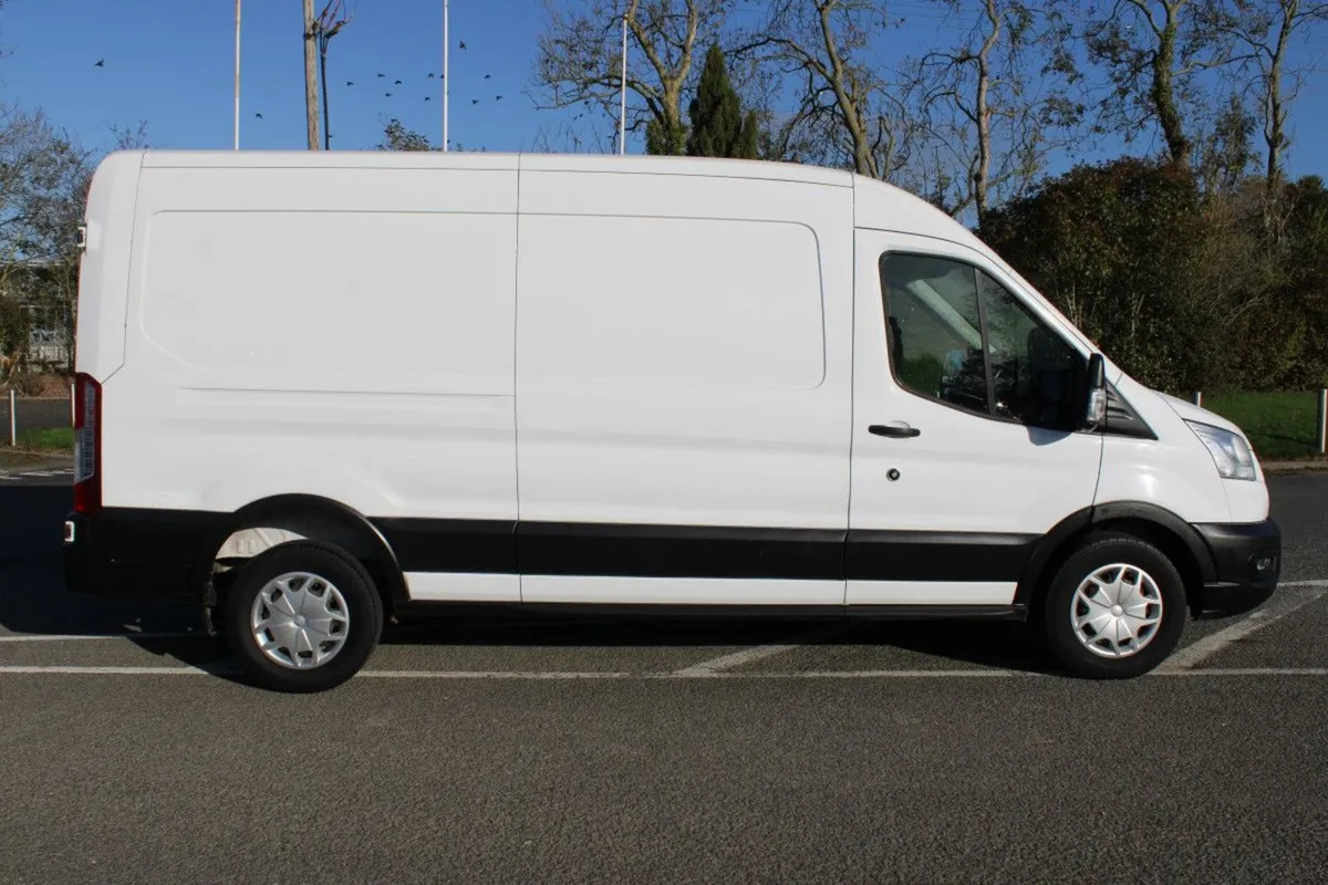 Ford Transit 350L Trend 2.0td M6 - Image 3