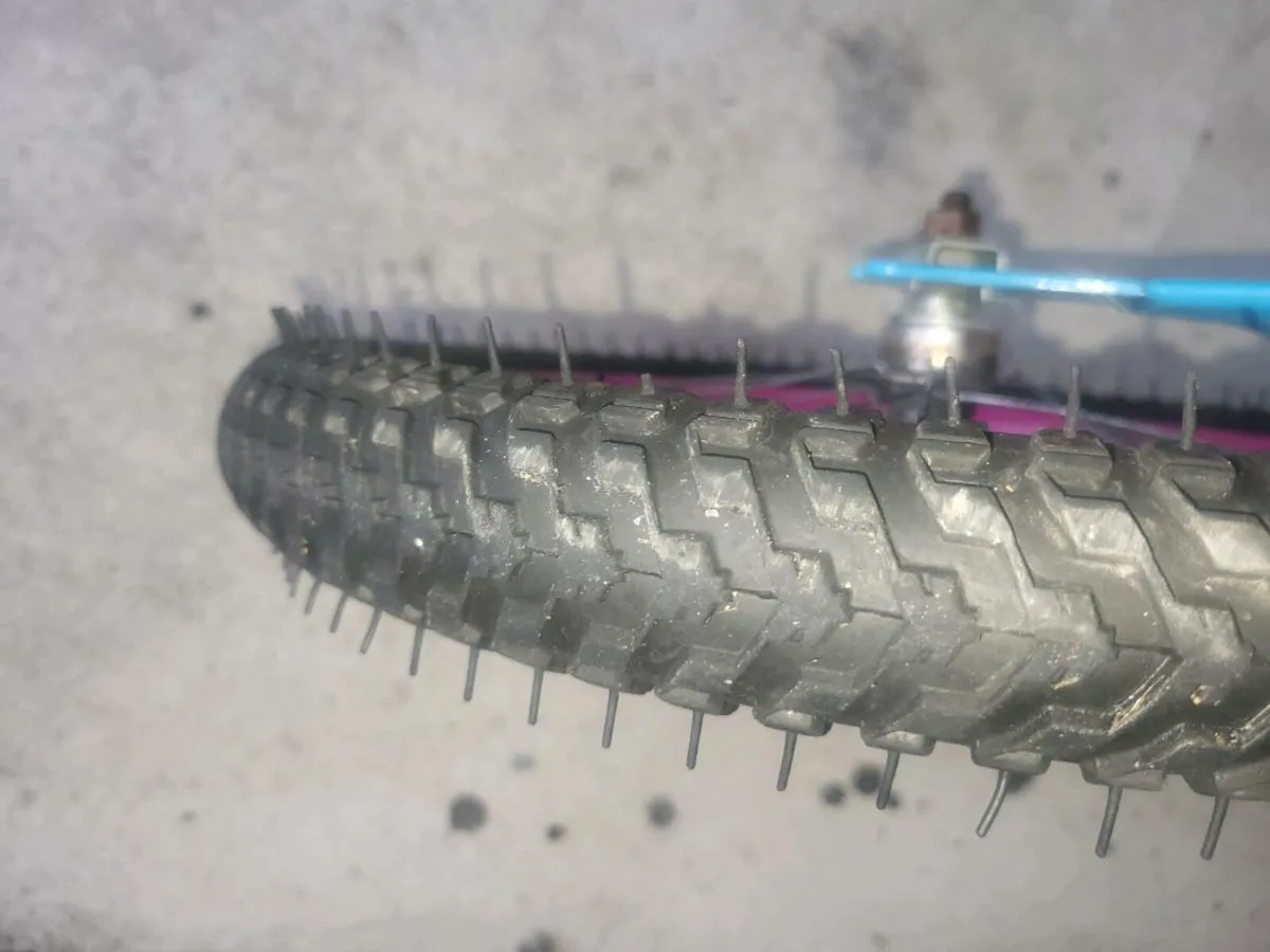 Girls 16 bike - Image 3