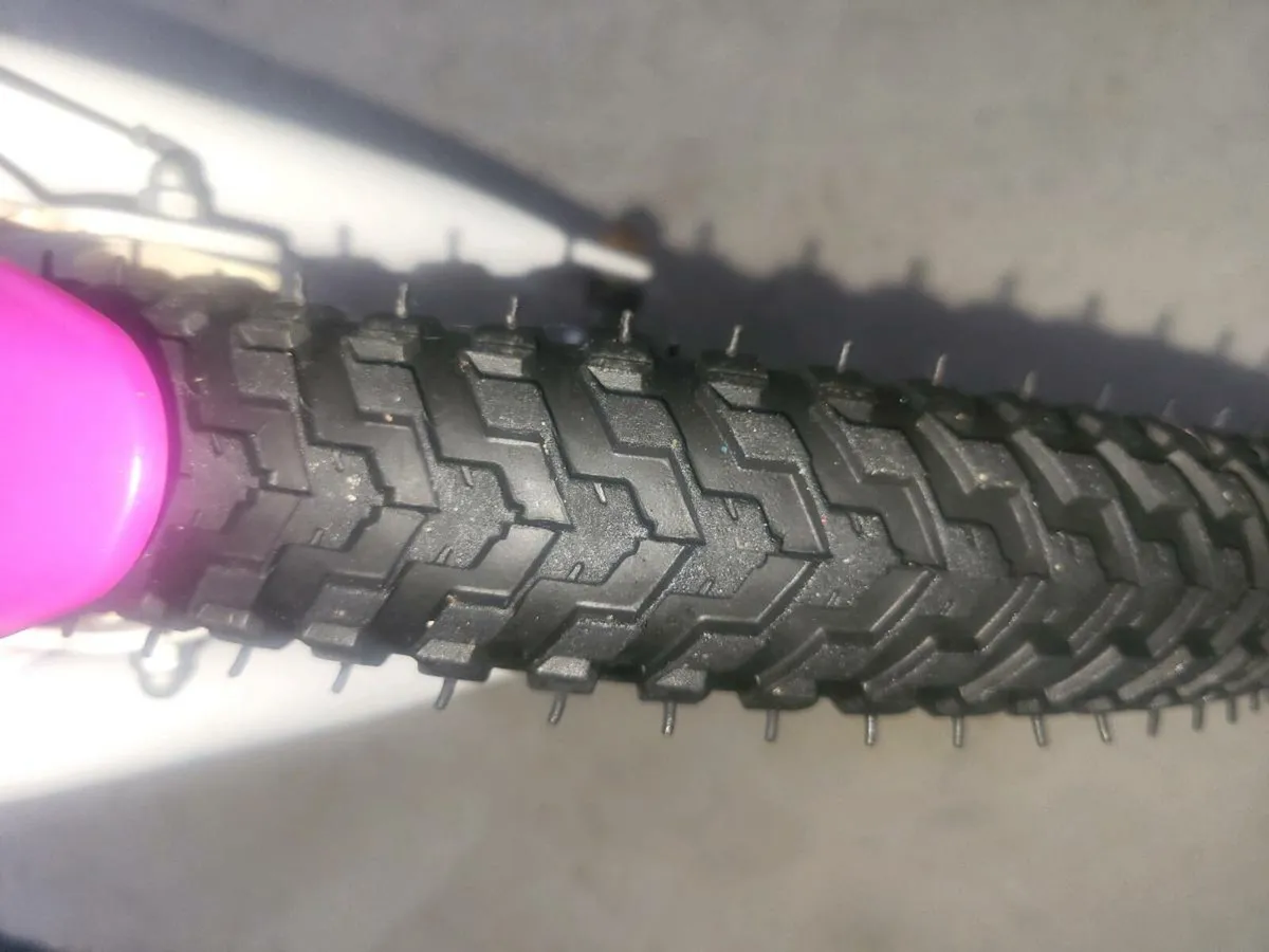 Girls 16 bike - Image 4