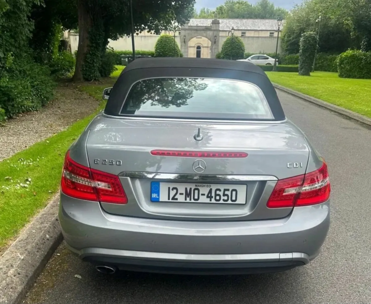 Mercedes-Benz E-Class 2012 - Image 4