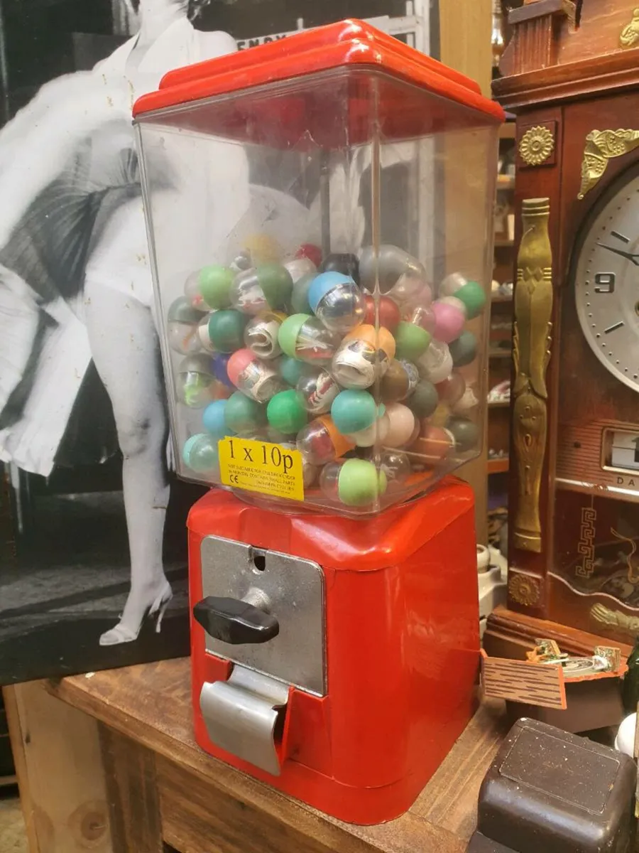 Gumball machine - Image 1