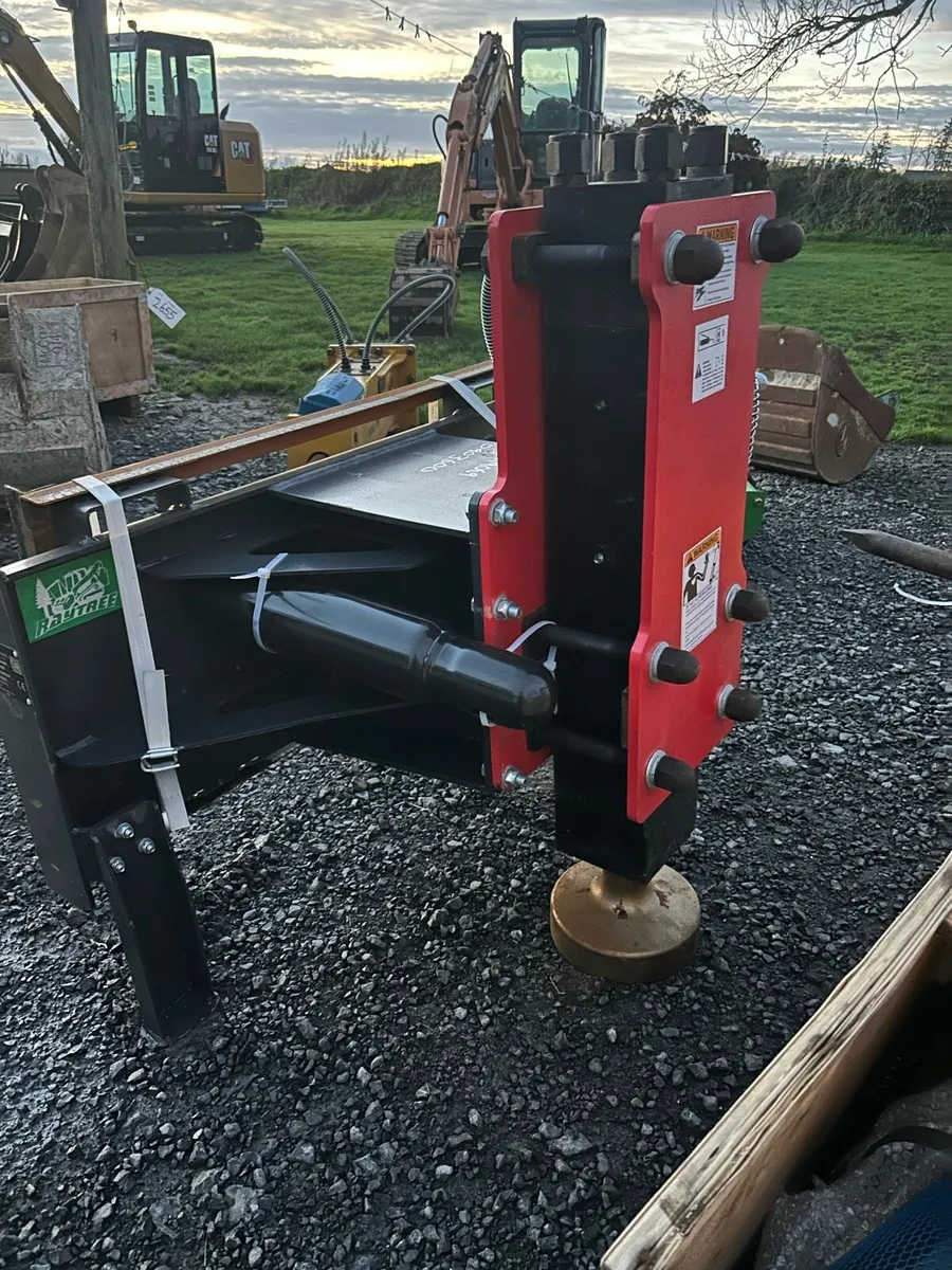 Raytree skidsteer digger side mounted post driver - Image 2