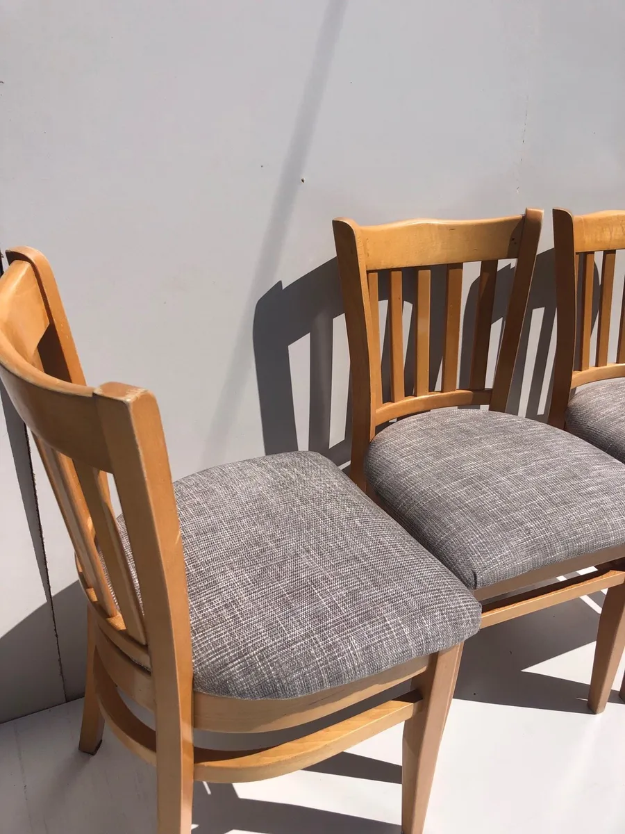 Four chairs - Image 3