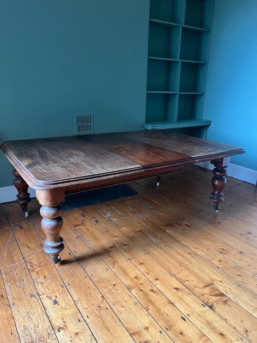 Free Dining Table