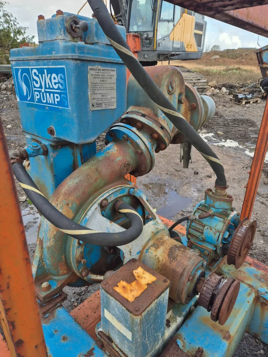 Water pump & Deutz engine - Image 1