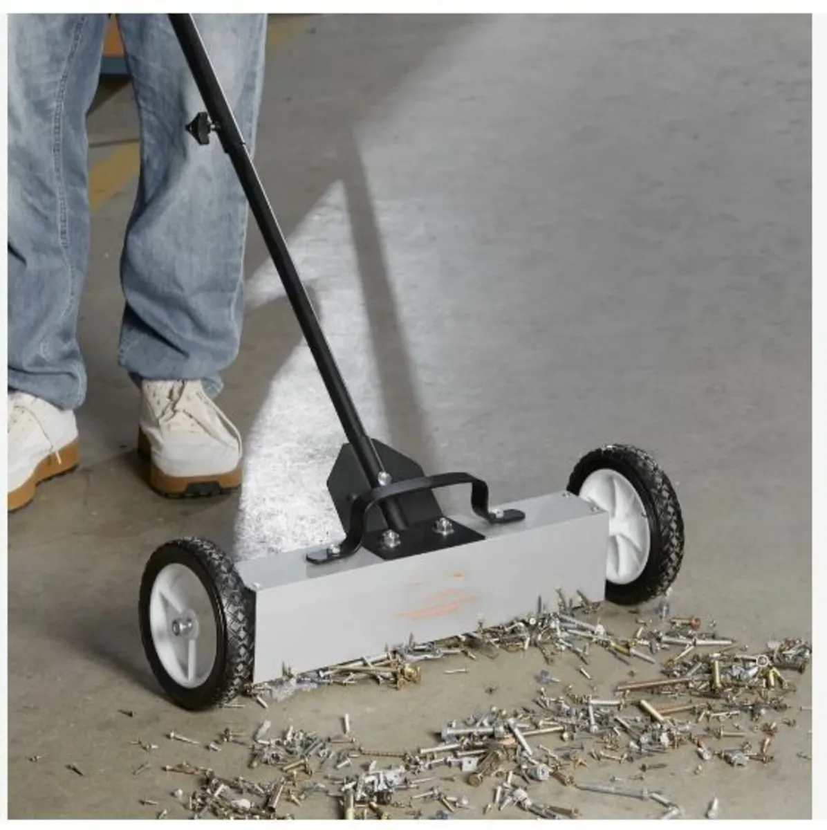 20.4 kg Rolling Magnetic Sweeper - Image 4